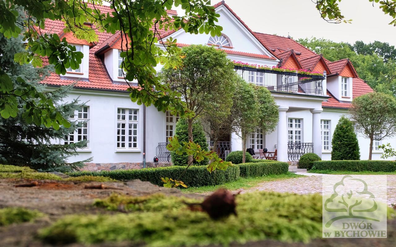 Dwor W Bychowie Gniewino Bagian luar foto
